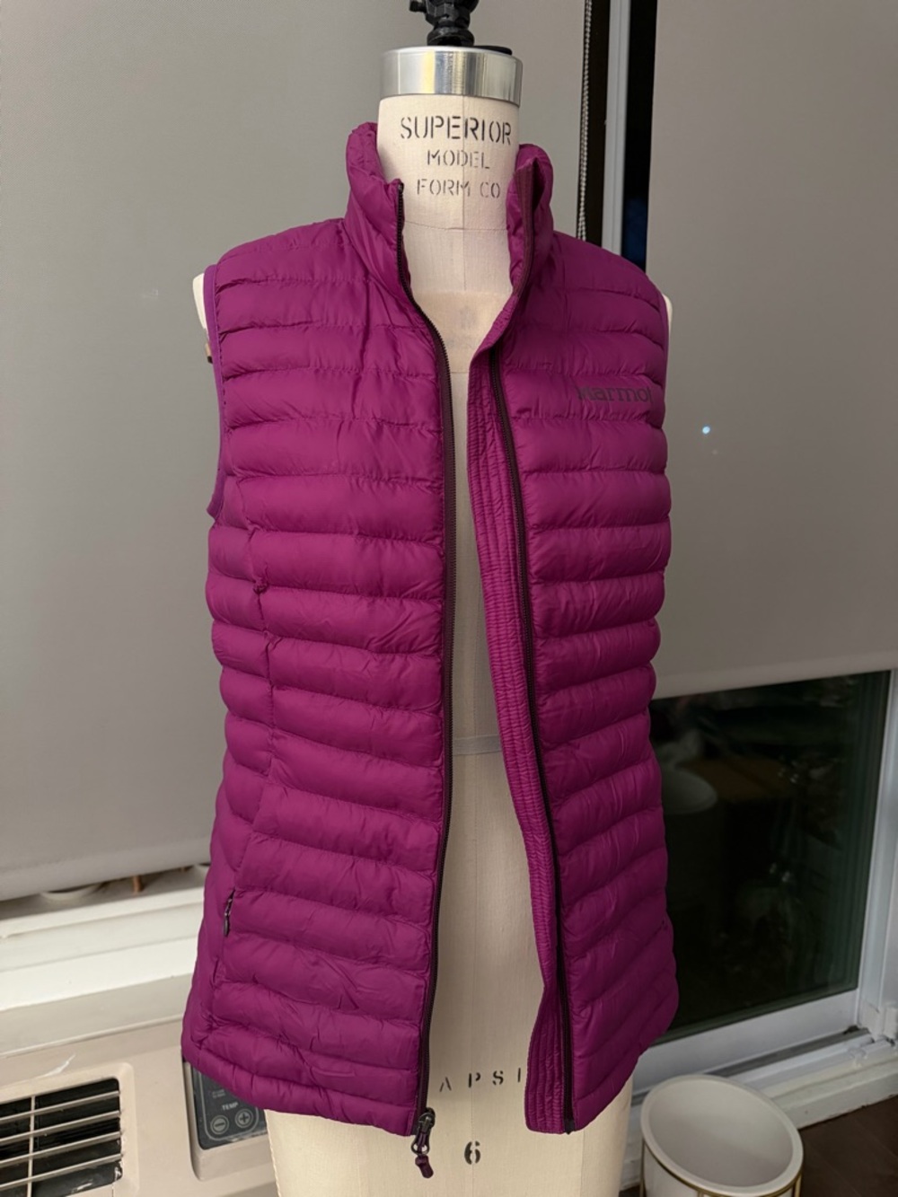 Marmot Women's Solus Featherless Vest SMALL, Grape